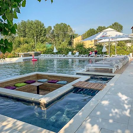 Hotel Bora Bora Velipoja Εξωτερικό φωτογραφία